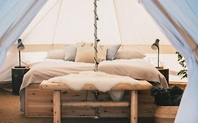 Lagunen Cottages And Hostel